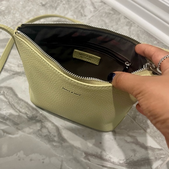 Matt and natt summer crossbody green - Picture 2 of 3